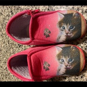 Toddler girl’s warm shoes